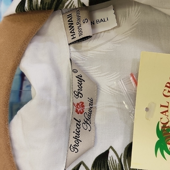 HAWAIIAN Shirt size S - Picture 3 of 7